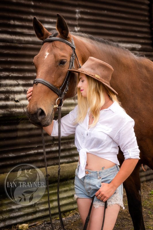 equine beauty photo shoot; model experience photo shoot with a horse