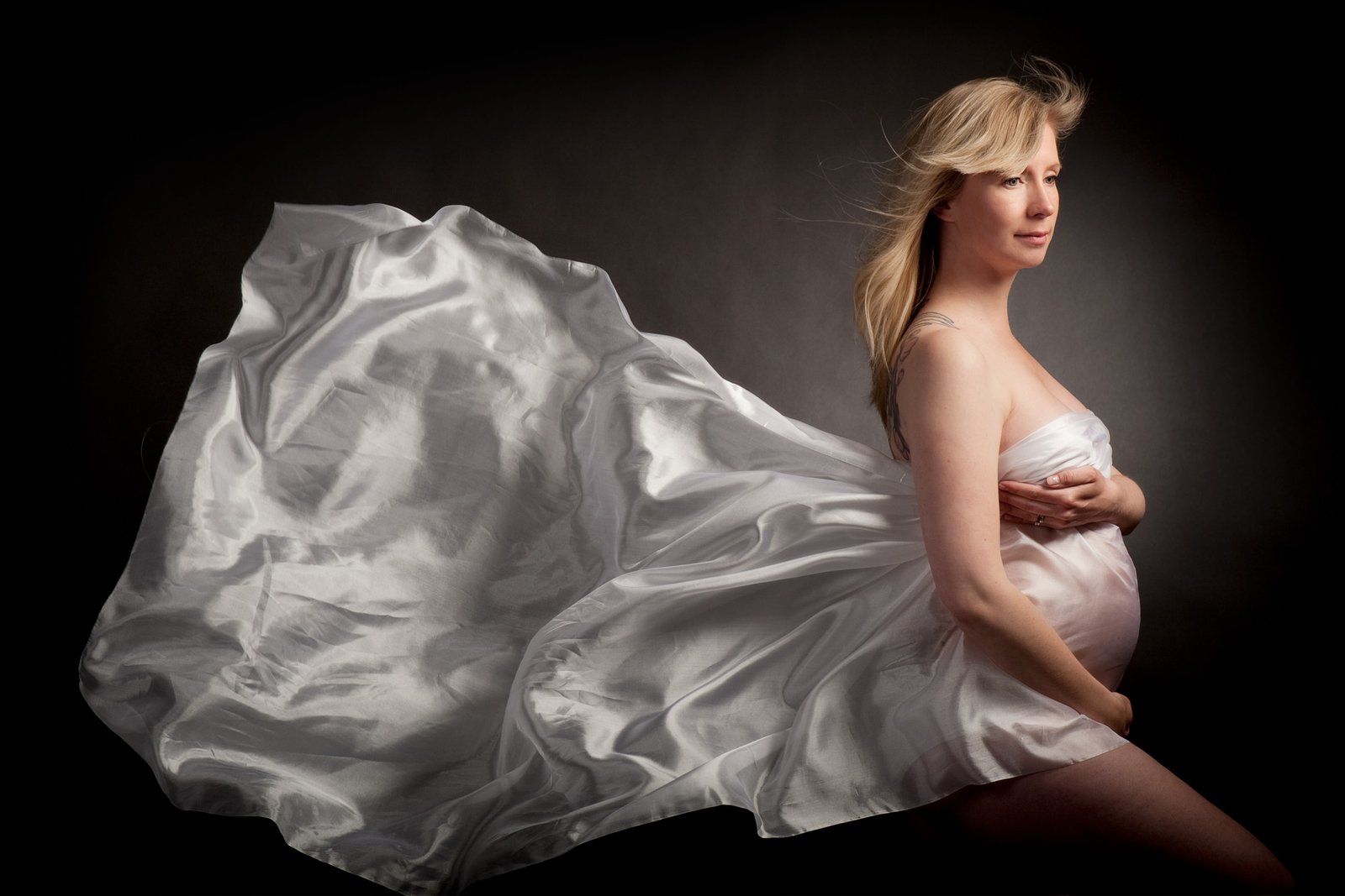 maternity photographer in Kingston