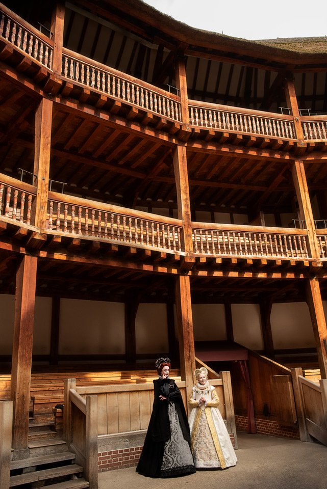 "Aziraphale and Crowley" in Shakespeare's Globe theatre